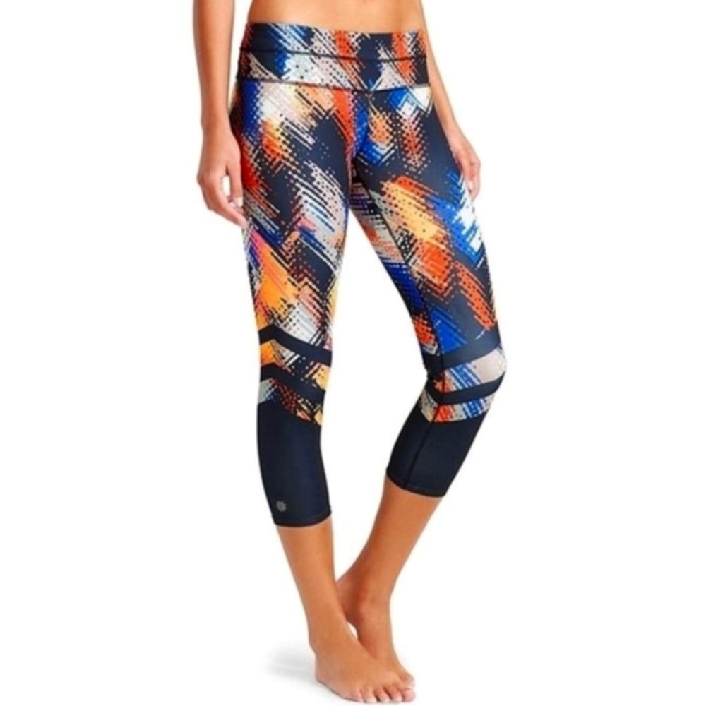 Athleta Lava Sonar Capri Crop Compression Leggings